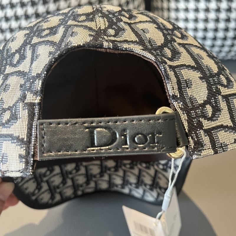 CHRISTIAN DIOR